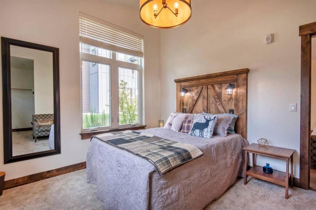 Bear Lair At Teton Valley Idaho Holiday home *